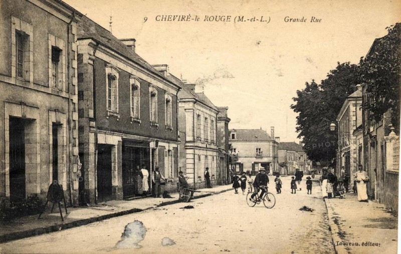 CHEVIRE-LE-ROUGE