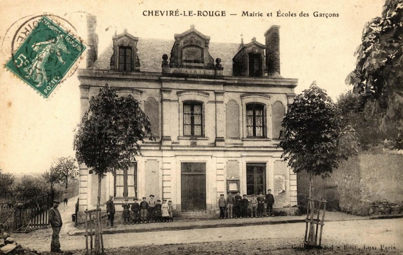 CHEVIRE-LE-ROUGE