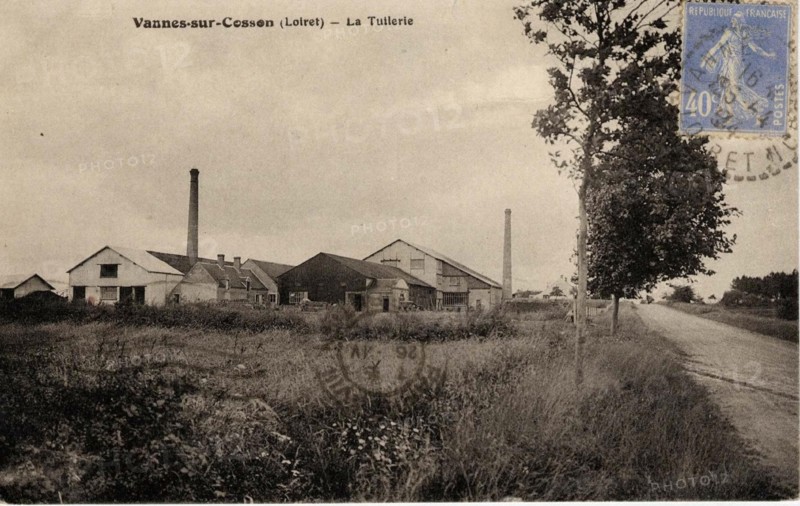 VANNES-SUR-COSSON
