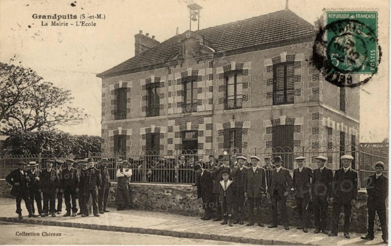 GRANDPUITS-BAILLY-CARROIS