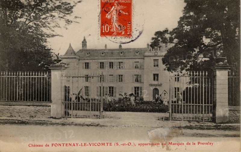 FONTENAY-LE-VICOMTE