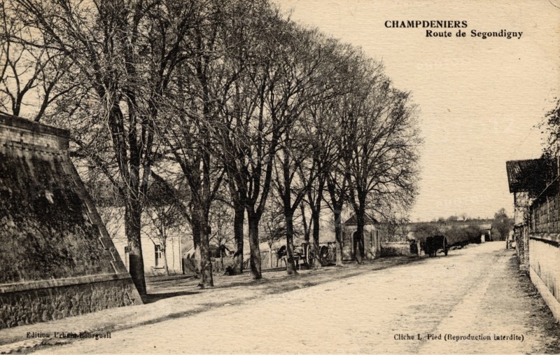 CHAMPDENIERS-SAINT-DENIS