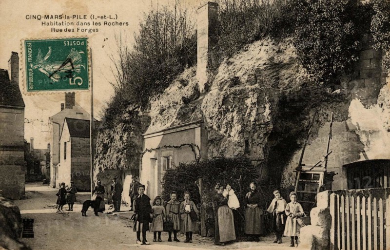 CINQ-MARS-LA-PILE