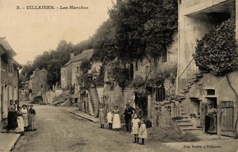 VILLAINES-LES-ROCHERS