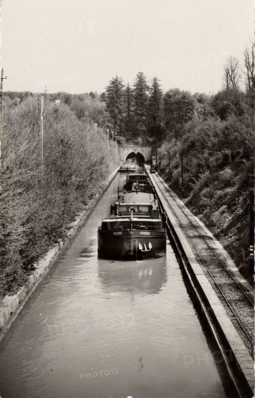 LAY-SAINT-REMY