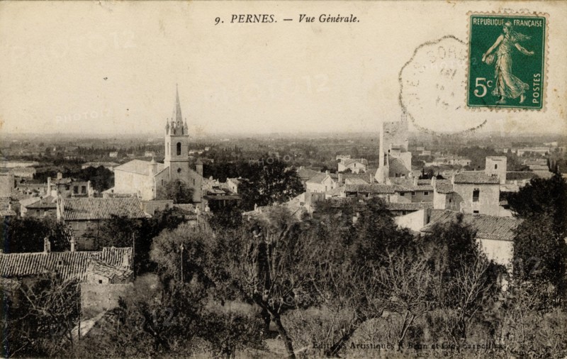 PERNES-LES-FONTAINES