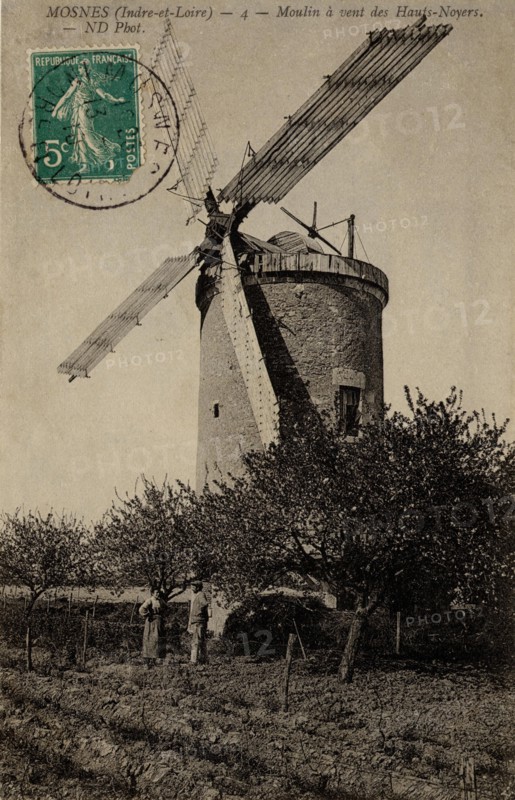 MOULINS