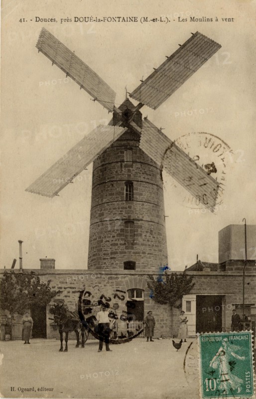 MOULINS