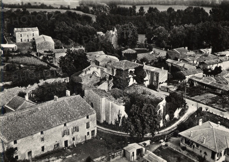 SAINT-GELAIS