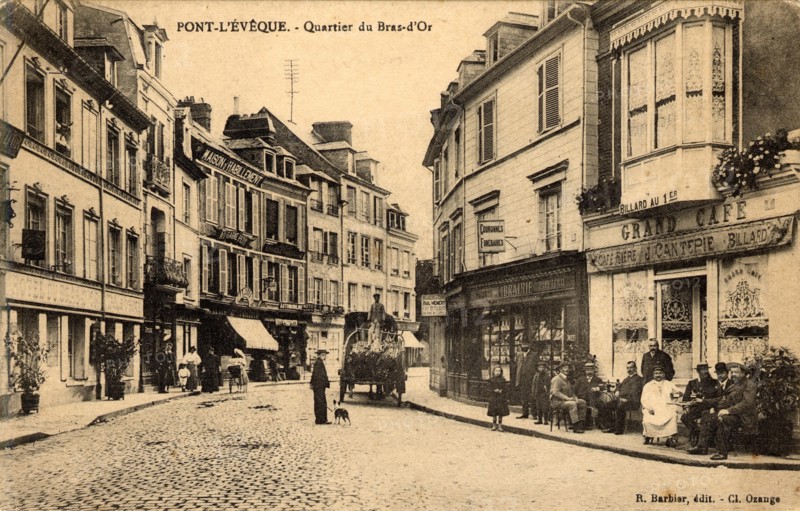 PONT-L'EVEQUE. Département : Calvados (14). Région : Normandie (anciennement Basse-Normandie)