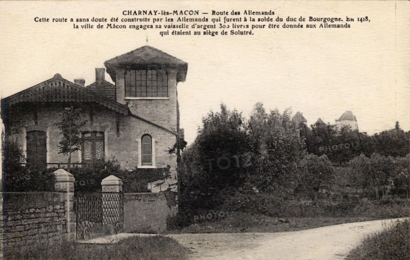 CHARNAY-LES-MACON. Département : Saône et Loire (71). Region: Bourgogne-Franche-Comté (formerly Bourgogne)