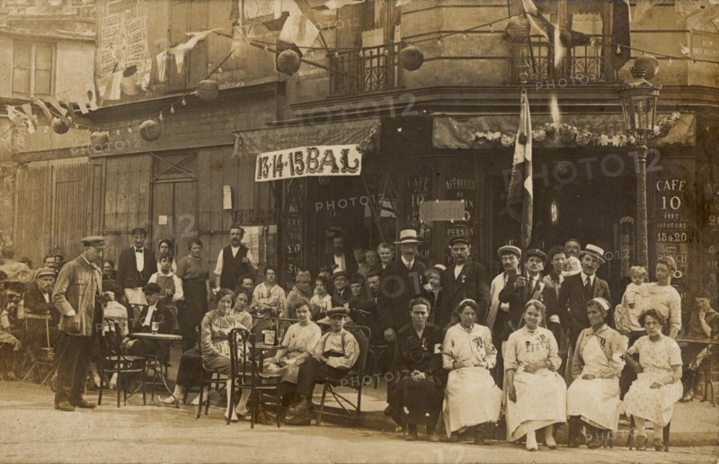 Paris, Café on the corner of Boulevard de Ménilmontant and Rue des Bluets
