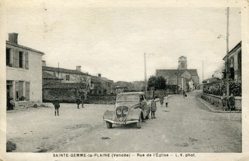 Sainte-Gemme-la-Plaine, Rue de l'Eglise