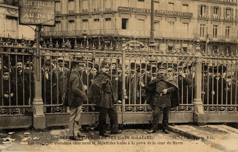 Grève des cheminots à la Gare Saint-Lazare en 1910