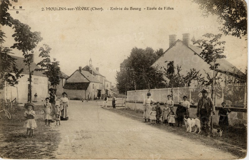 MOULINS-SUR-YEVRE