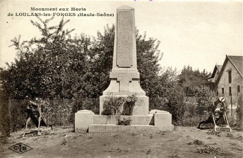 Loulans-Les-Forges, le monument aux Morts