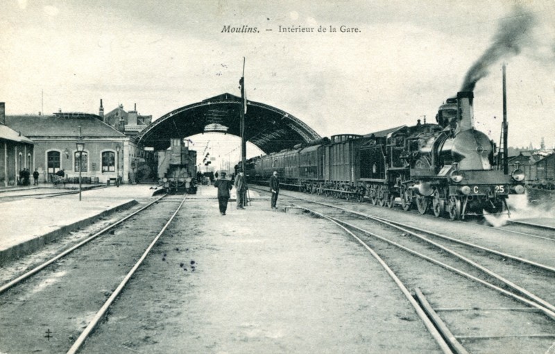 Moulins railway station
