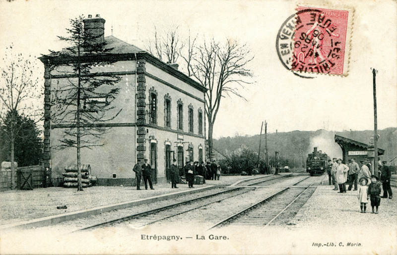 Etrépagny, train station