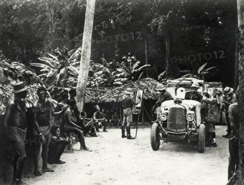 The Black Journey of André Citroën in 1924
Not far from the River Télé, Iacouleff did the portrait of the leader Libaskva