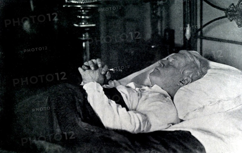 Le pape Pie X sur son lit de mort (1914)