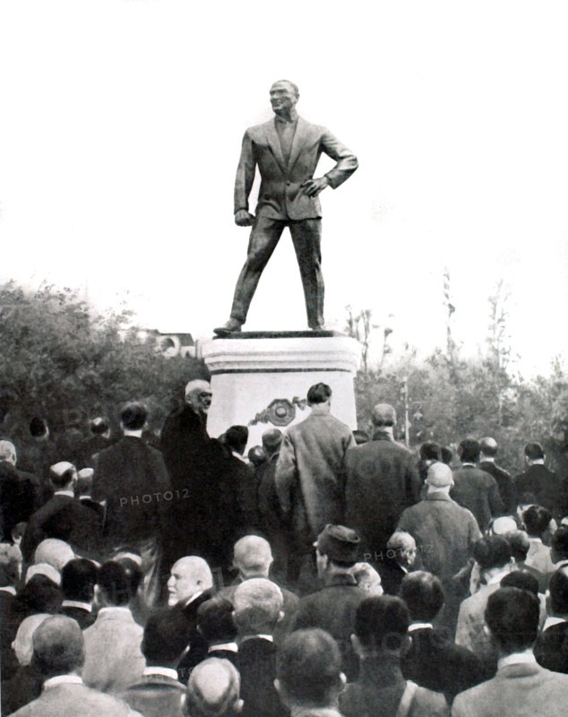 Inauguration de la statue de Mustapha Kemal