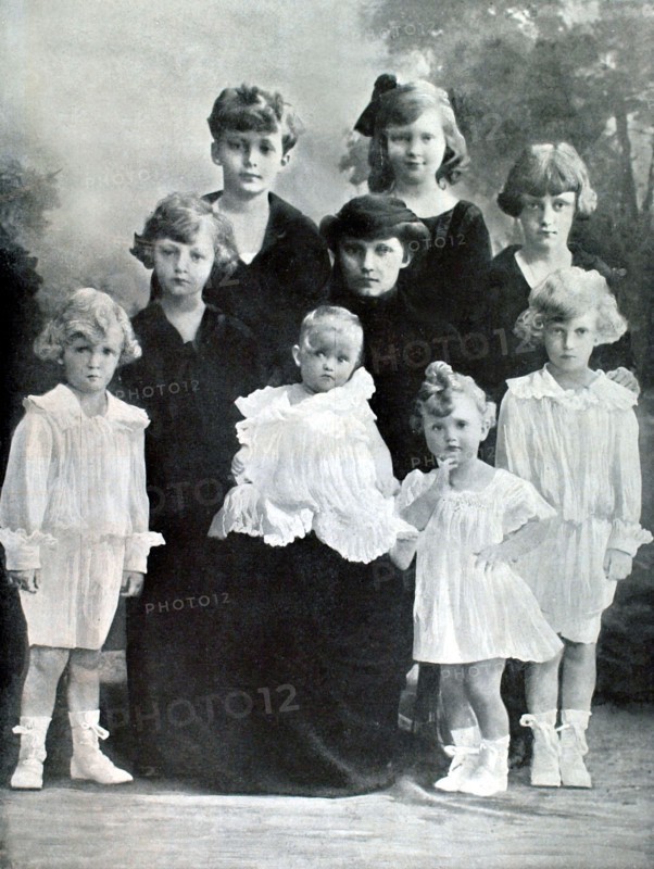 Former empress of Austria Zita and her eight children in exile (1924)