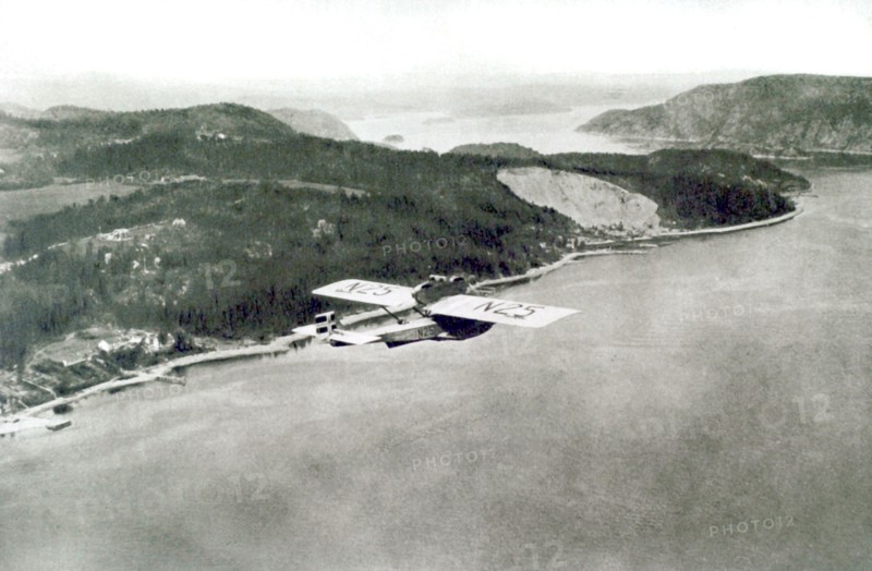 Expédition de Roald Amundsen vers le pôle nord, 1925