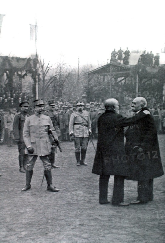 Marshal Pétain is presented with the Command Baton (December 14, 1918)
