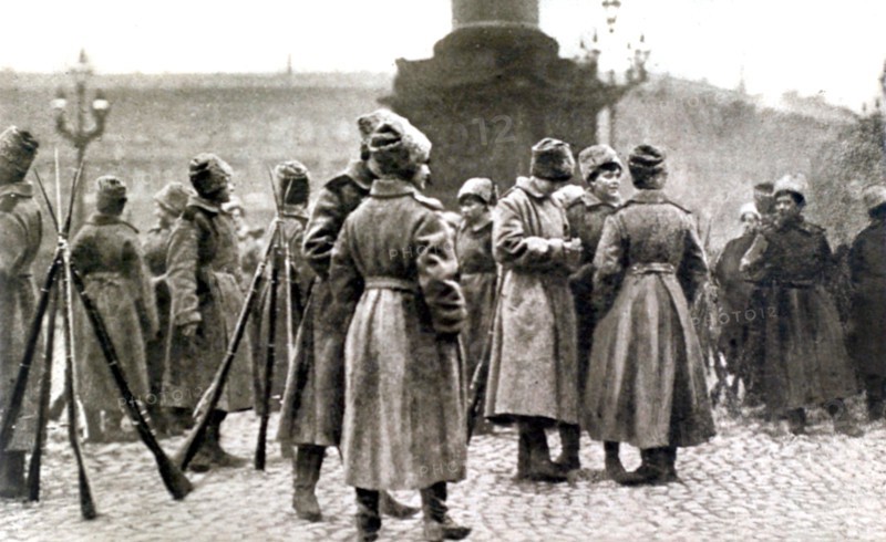 Russian Revolution. Kerensky's last day in Petrograd (1918)
