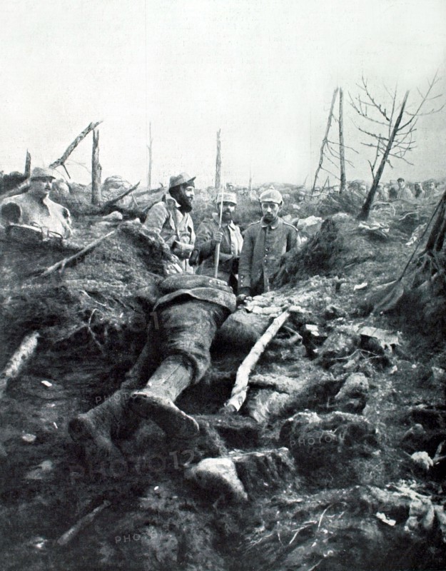 A German found alive by French troops, 1915