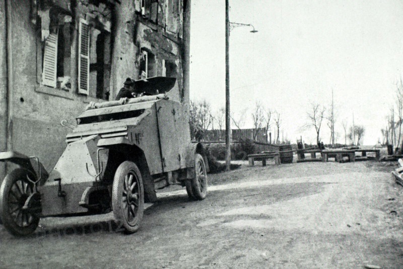 Defense of the entrance to a village in Lorraine (1915)