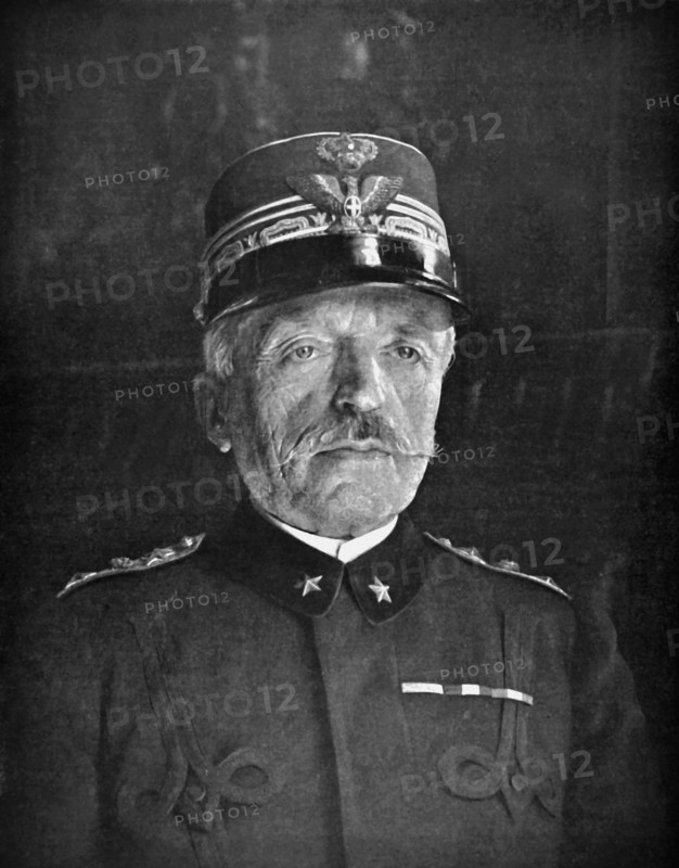 Première Guerre Mondiale. Le général Cadorna, commandant en chef des armées italiennes
