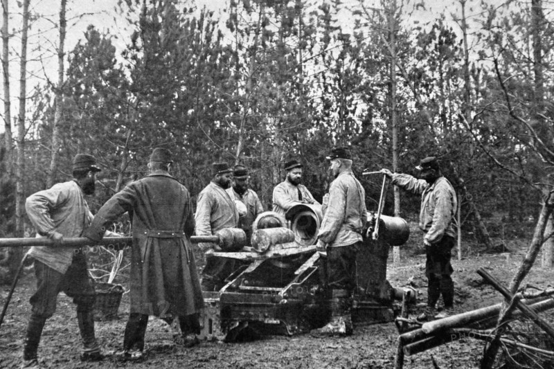 Première Guerre Mondiale. La manoeuvre du mortier de 220 (1915)