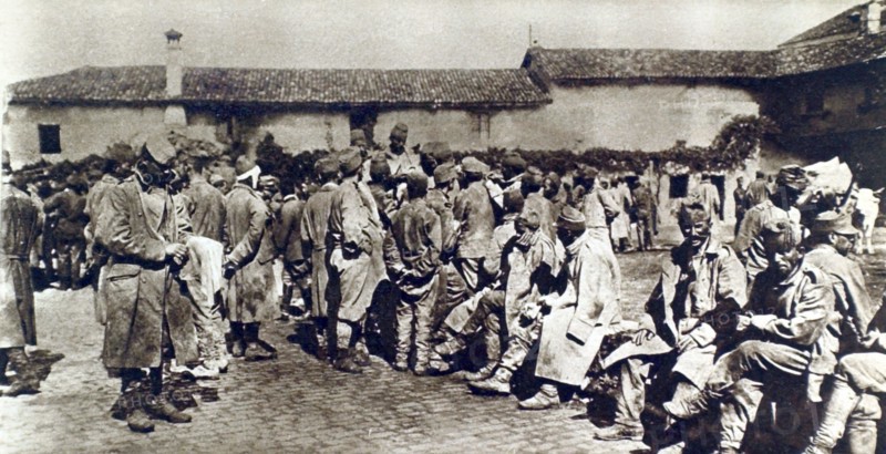 Première Guerre Mondiale. Soldats de l'empire austro-hongrois prisonniers des Italiens (1916)