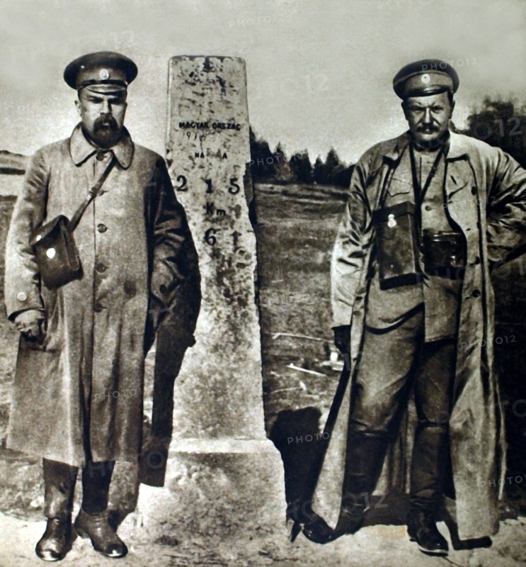 Première Guerre Mondiale. Officiers russes à la frontière austro-hongroise