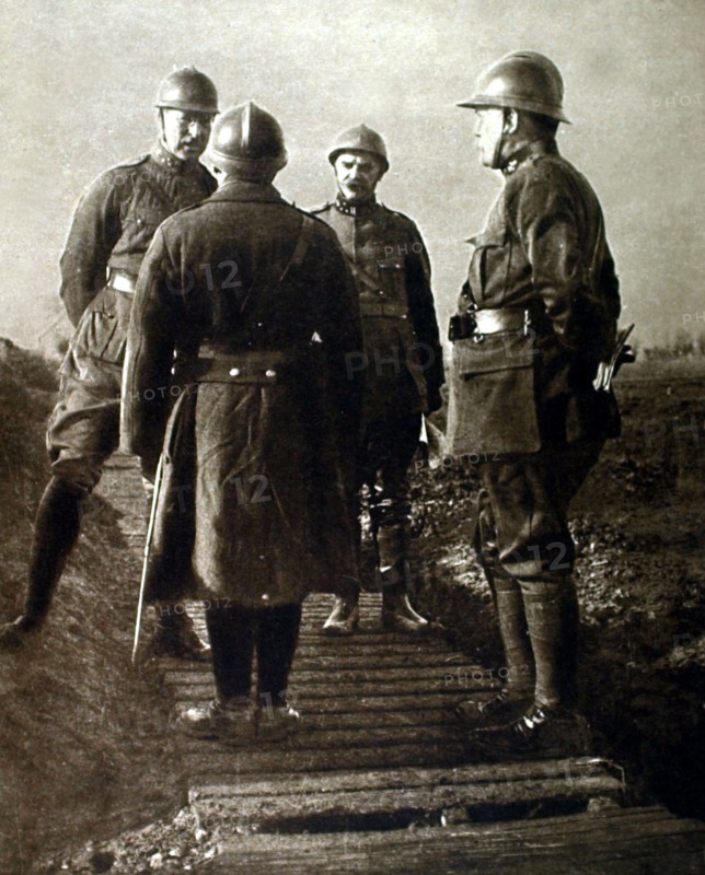 Belgian King Albert I visiting the trenches (1916)