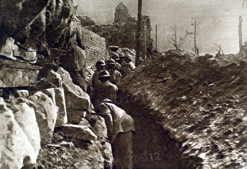 French troops retrenched in Biaches since July 7, 1916
