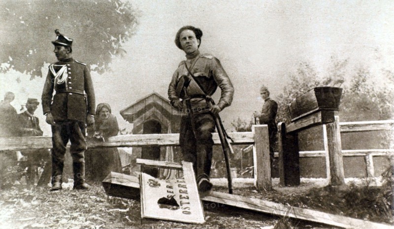 Russians and Rumanians on the Bukovin border (1916)