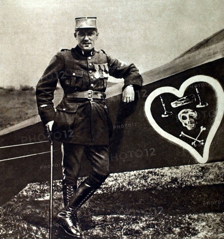 Charles Nungesser in front of his "Bébé Nieuport" (1916)