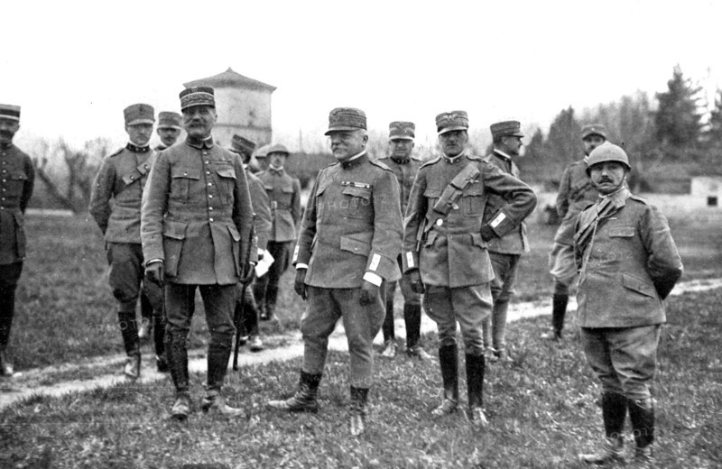General Foch on the Italian front (1917)