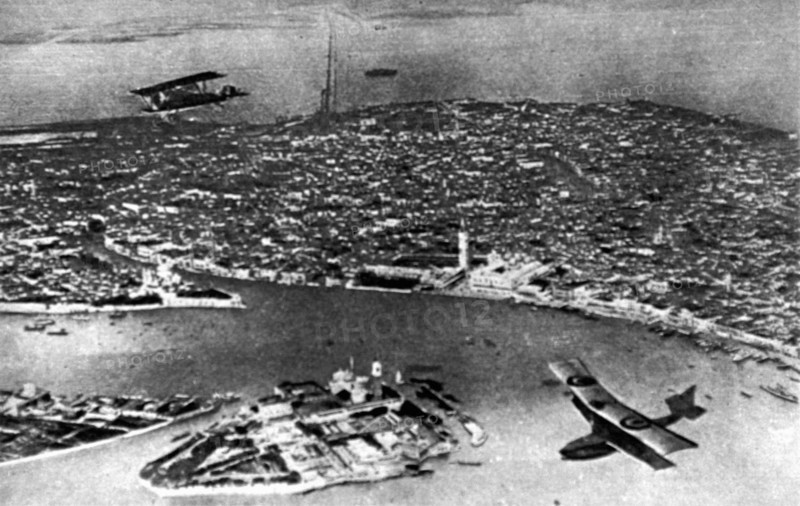 World War I. Venice bombarded by German planes (1918)
