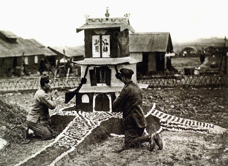 World War I. On the Canadian front, Chinese workers celebrate Chinese New Year (1918)