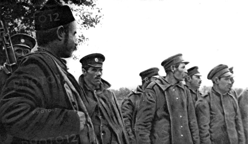 Bulgarian soldiers captured by the Serbs in Radovich (1915)