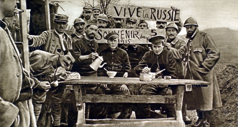 Escaped Russian soldiers fraternizing with French soldiers