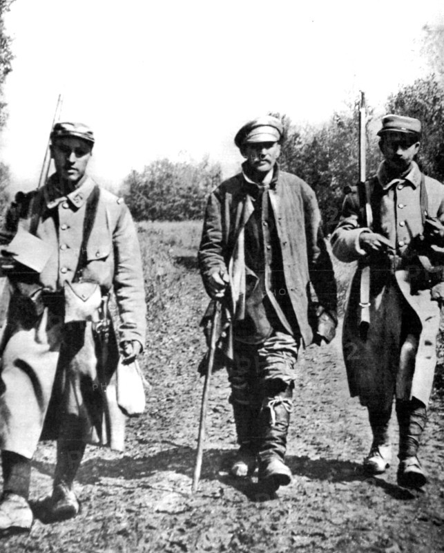 World War I. An escaped Russian soldier arrives at the French lines (1915)