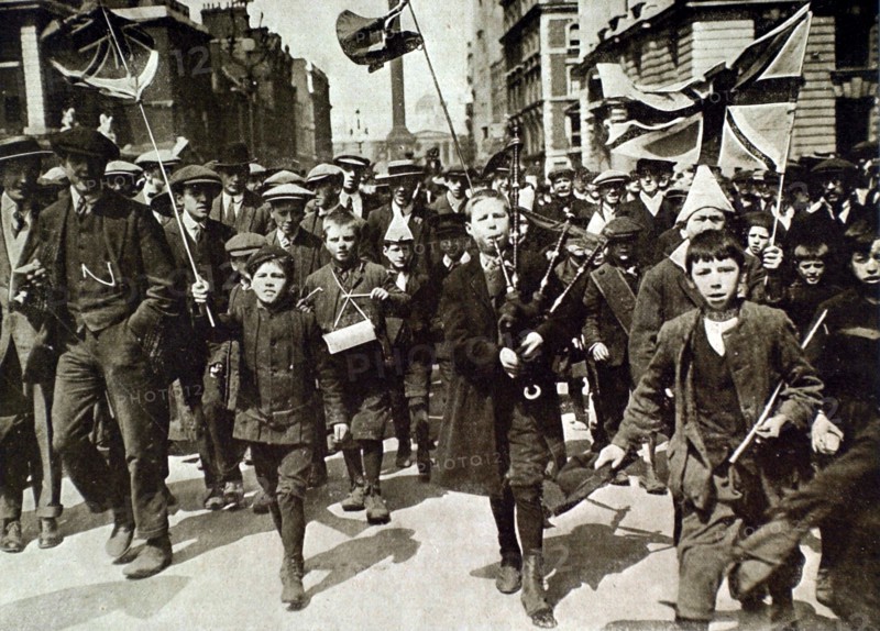 World War I. Pro-war demonstration in London (1914)