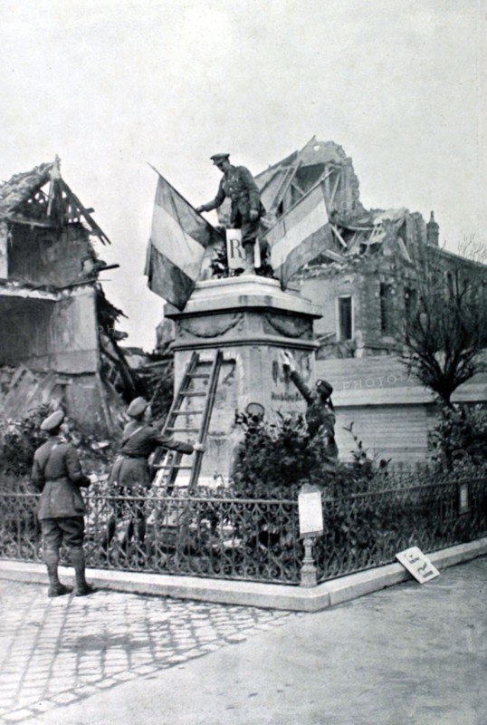 World War I. Preparations for the English reception of President Poincaré in Péronne (1917)