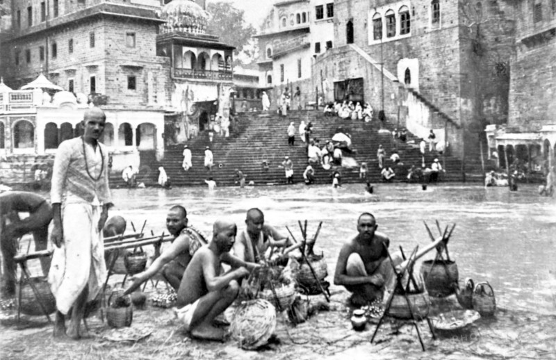 The Ganges at the end of the gorge of the Siwalik mountains, in Hardwar (1929)