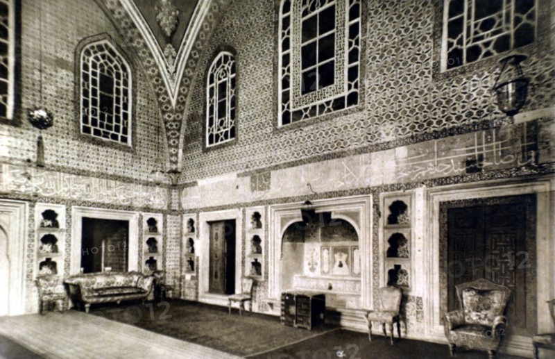 The palace of the Sultans in Constantinople (1930)