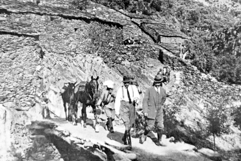 Le roi Alphonse XIII d'Espagne visite les montagnes de Las Hurdes (1922)